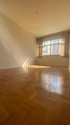 Vende-se Apartamento De 2 Quartos Em Icaraí