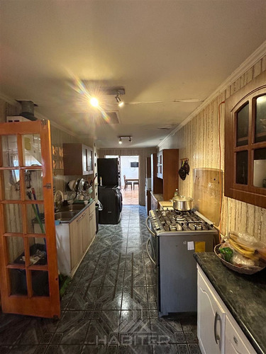 Casa En Venta De 4 Dorm. En Curicó
