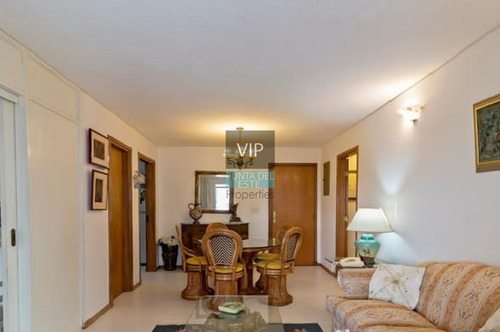Imagen 2 de 17 de Apartamento A Pasos De Playa Brava Parada Dos. - Punta Del Este Brava-ref:422