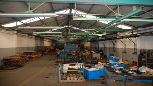 Imagen 2 de 8 de Venta -galpon De 460mts2 En Bernal- Entrada Para Camiones.