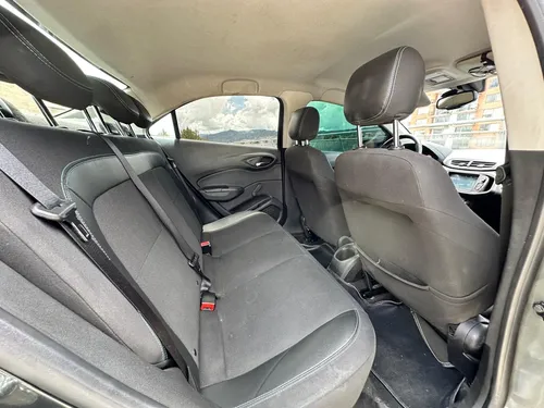 Chevrolet Onix 1.4 L.T Sedan Mecanico