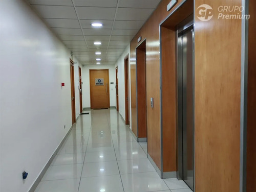 Oficina En Arriendo | Amplia Planta Libre | Los Dominicos