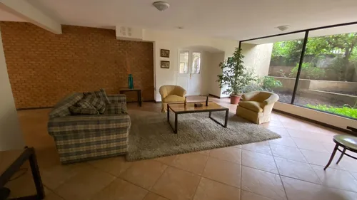 Excelente Departamento, En El Tradicional Barrio Residencial