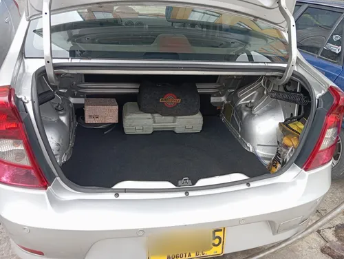 Renault Logan 1.4 Entry Familier 2012