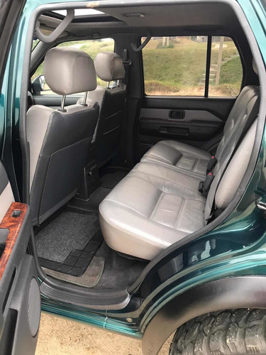 Nissan Pathfinder Canadiense 4x4 At