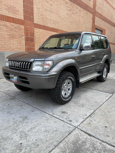 Toyota Prado .