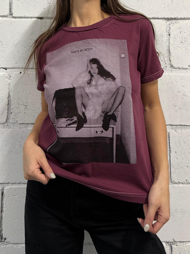 Remera Algodón Prelavado Estampada Mujer Nylon Kate Moss