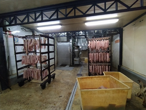 Imagen 10 de 13 de María Meléndez Vende Empresa De Producción Embutidos Y Cerdo