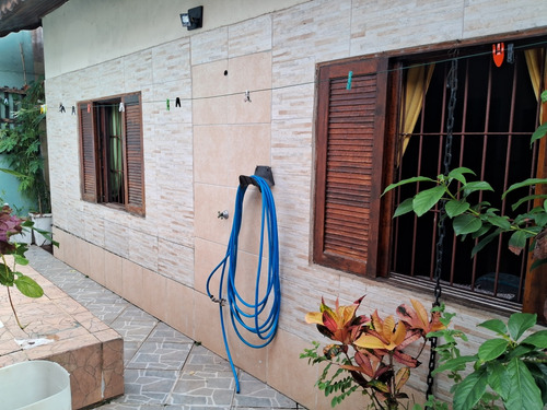 Casa 4 Dormitórios, Piscina, 2 Salas, Lado Praia