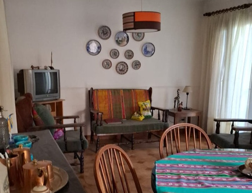 Chalet Estilo Normando Zona Céntrica Residencial Próxima A Avenida España Excelente Construcción Y Estado
