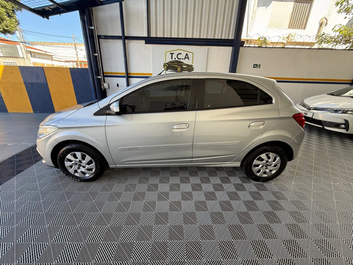 Chevrolet Onix 1.0 MPFI LT 8V FLEX 4P MANUAL