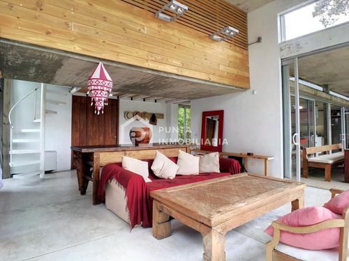 Imagen 8 de 30 de Venta Casa 4 Dormitorios Con Piscina En Parada 7, Playa Mansa +alquiler Temporal - Punta Del Este Mansa