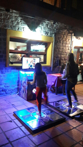 Imagen 3 de 5 de Alquiler De Plataforma De Baile Y Juegos Inflable.