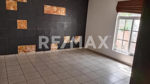 Imagen 16 de 29 de Casa En Renta En Barrio De Analco - (2)