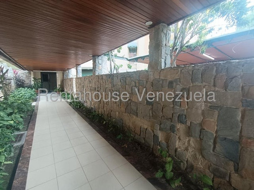 Amplio Apartamento En Venta Urb San Isidro, Maracay 25-13106 Hc