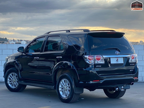 Toyota Hilux SW4 3.0 SRV 4X4 7 LUGARES 16V TURBO INTERCOOLER DIESEL 4P AUTOMÁTICO