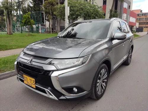 Mitsubishi Outlander 2.4 Kaiteki 4x4 7 Puestos