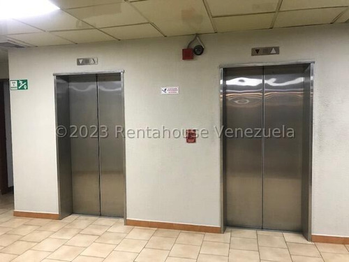 Se Vende Oficina En Los Cortijos Mls #24-7012