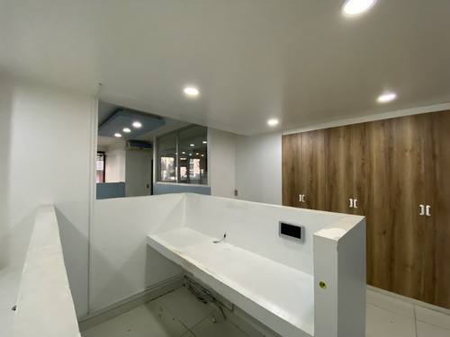 Imagen 2 de 14 de Oficina En Arriendo Santa Magdalena / Providencia