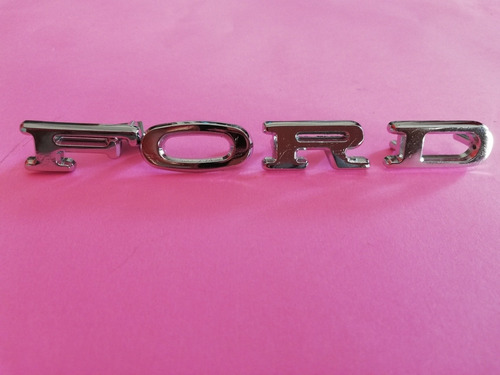 Ford Taunus Insignia Letras De Capot/baul De Metal Cromado 