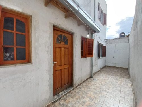 Imagen 18 de 27 de Casa 3 Dormitorios - Barrio El Carmen - Berisso-123 31 Y 32