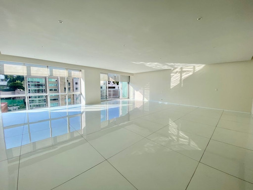 Imagen 2 de 27 de Departamento Sobre Paseo De Los Tamarindos Con Balcon Y Amen