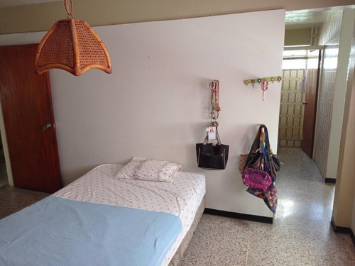 Aslibel Melédez Vende Espaciosa Casa Al Este De Barquisimeto
