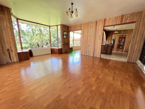 Casa En Venta De 4 Dorm. En Puerto Varas