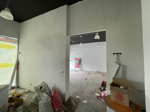 Arriendo Local Comercial De 67,82 M2, Metro Monte Tabor