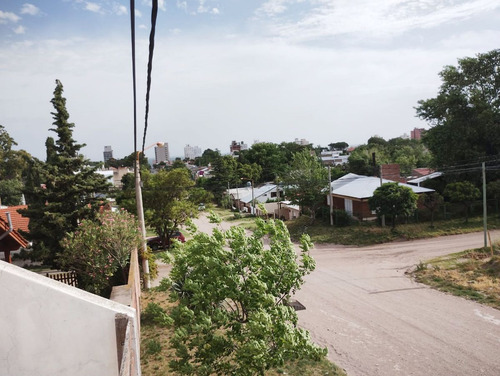 Venta De Casa Mas Dúplex En Monte Hermoso