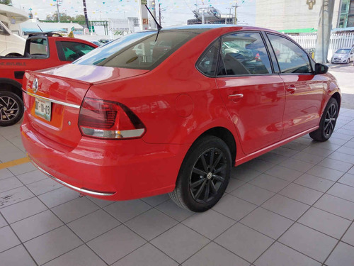 Imagen 5 de 12 de Volkswagen Vento 2018 4p Highline L4/1.6 Man