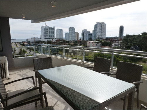 Imagen 2 de 30 de Apartamento En Alquiler, Brava, 3 Dormitorios , Punta Del Este