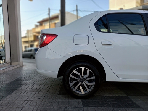 Imagen 9 de 25 de Renault Logan 2022 1.6 16v Intense 0km