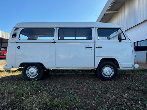 Volkswagen Kombi 1.4 Standard Total Flex 3p