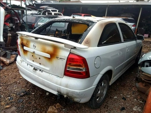Imagem 2 de 3 de Sucata Chevrolet Astra 1999 À 2008 Para Retirada De Peças