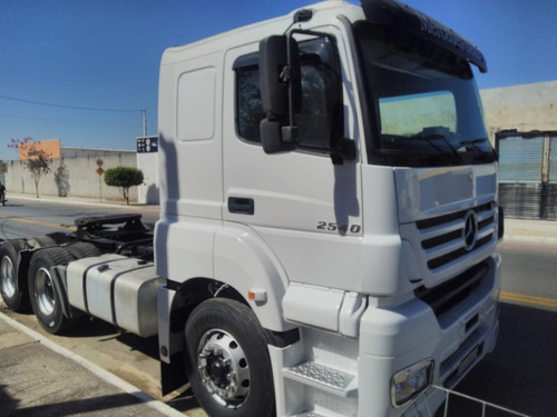 Imagem 1 de 8 de Mercedes Benz Axor 2540 S - 2008