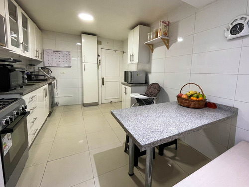 Casa En Condominio En Venta 4 Dorm. Y Estar Lo Barnechea