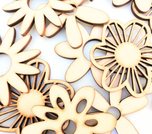 Imagen 3 de 3 de Flores Kit X 15 - 6x6 - Mdf / Fibrofacil