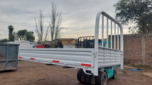 Carrocería Plana Con Barandas 3.83x1.94x0.40