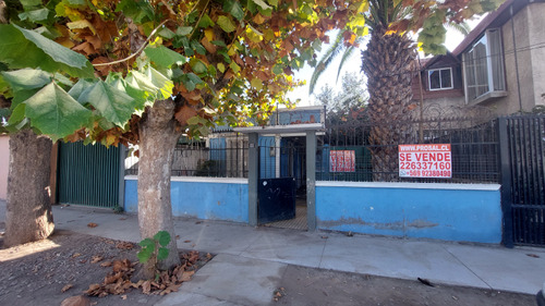 Casa En Venta De 4 Dorm. En Recoleta