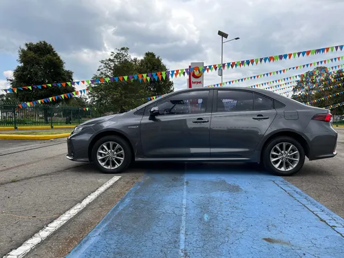 Toyota Corolla 1.8 Se-g híbrido