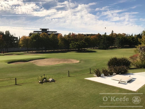 Imagen 4 de 30 de Impecable Casa En Venta Con Fondo Al Golf En Abril Club De Campo