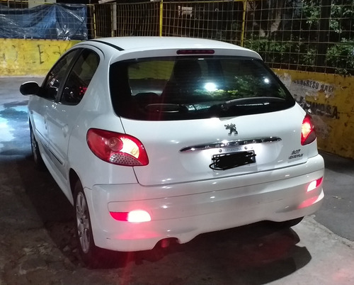 Peugeot 207 2013 1.4 Allure 75cv