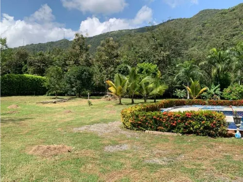 Finca Santa Fe De Antioquia Via A Bolombolo. Se Vende