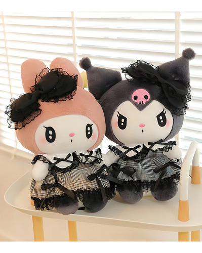 Muñeca De Peluche Kuromi De Hello Kitty 35 Cm Color Negro