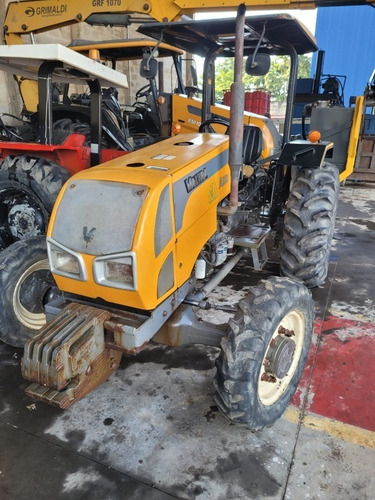 Trator Valtra A550 4x4 2014