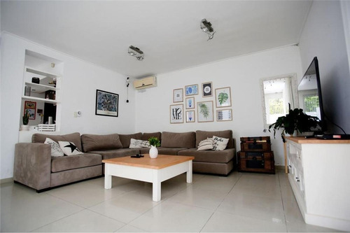 Casa Venta 3 Dormitorios, 3 Baños Y Piscina -terreno 414 Mts 2 - City Bell