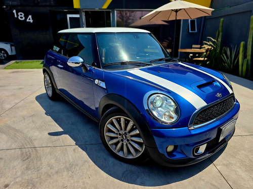 Mini Cooper 1.6 S Hot Chilli . At