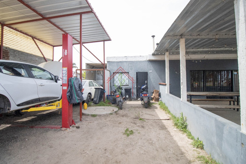 Local Comercial En Ph, Con Horno A Leña, Amplio Frente. Con Renta.