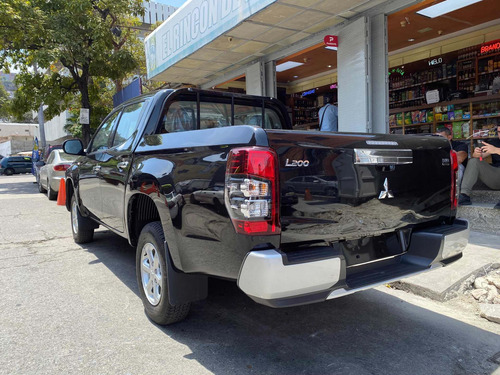 Imagen 3 de 14 de Mitsubishi L200